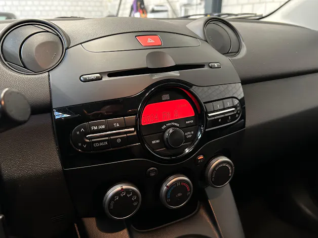 Mazda 2 1.3i 16V Exclusive