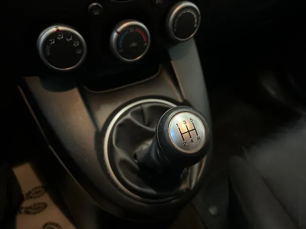 Mazda 2 1.3i 16V Exclusive