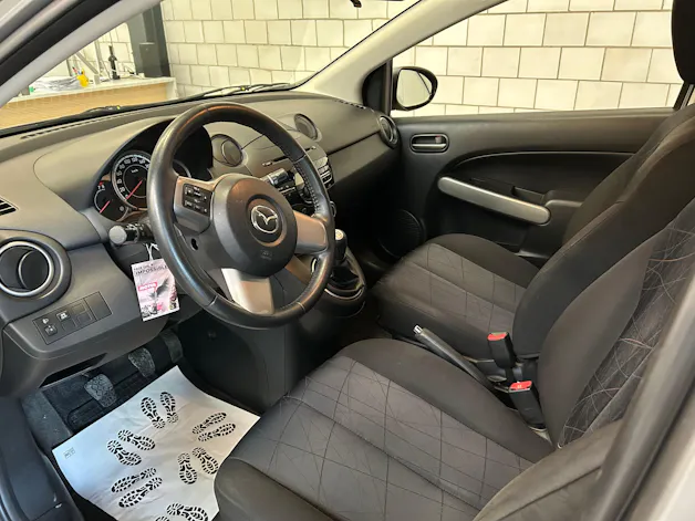 Mazda 2 1.3i 16V Exclusive