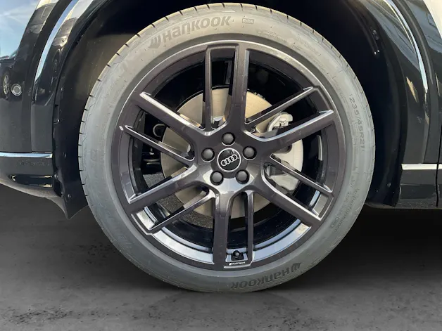 Audi Q4 e-tron SUV quattro performance