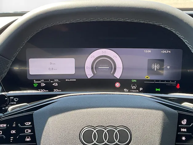Audi Q3 SUV e-hybrid 200 kW S tronig