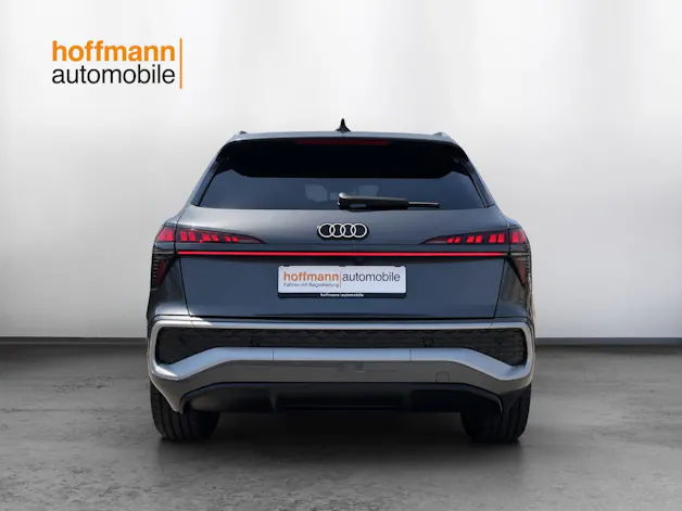 Audi Q3 SUV e-hybrid 200 kW S tronig