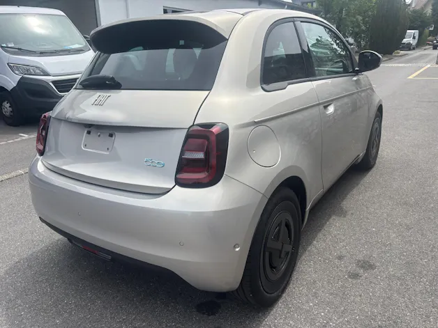 Fiat 500 electric 87 kW Armani