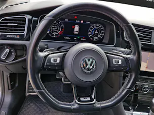 VW Golf Variant 2.0 TSI R 4Motion DSG