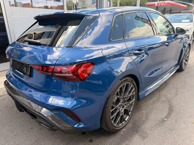 AUDI RS3 SPORTBACK 2.5 400 PS TFSI QUATTRO *** TRAUM IN ASCARIBLAU ***