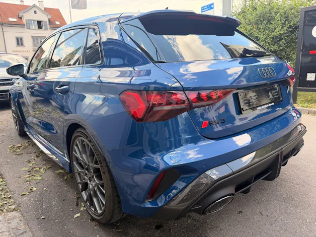 AUDI RS3 SPORTBACK 2.5 400 PS TFSI QUATTRO *** TRAUM IN ASCARIBLAU ***