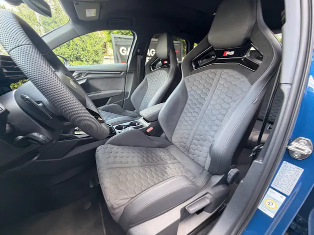 AUDI RS3 SPORTBACK 2.5 400 PS TFSI QUATTRO *** TRAUM IN ASCARIBLAU ***