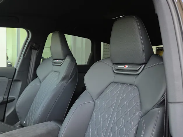 AUDI Q6 e-tron quattro