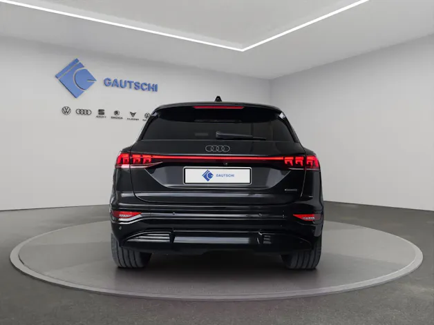 AUDI Q6 e-tron quattro