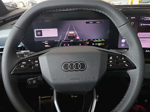 AUDI Q6 e-tron quattro