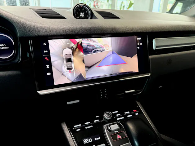 Porsche Cayenne Coupé E-Hybrid Platinum Edition