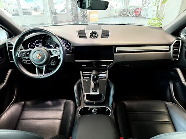 Porsche Cayenne Coupé E-Hybrid Platinum Edition