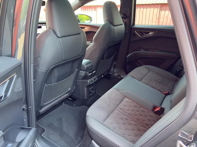Audi Q4 e-tron SUV quattro performance