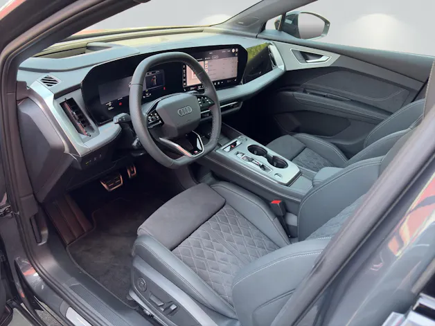 Audi Q4 e-tron SUV quattro performance