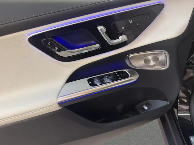 Mercedes-Benz GLC 300 4M - AMG / DISTRONIC / 360 Grad Kamera / Standheizung