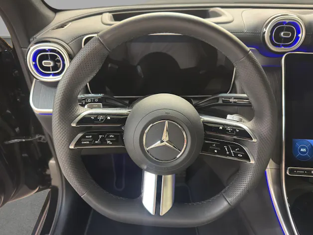 Mercedes-Benz GLC 300 4M - AMG / DISTRONIC / 360 Grad Kamera / Standheizung