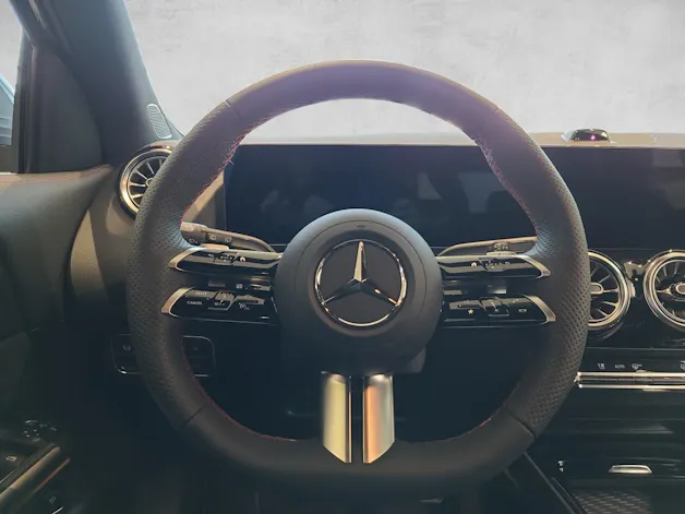 Mercedes-Benz GLA 220 4Matic 8G-DCT