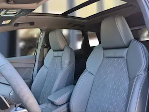 Audi Q4 e-tron SUV quattro performance Mythosschwarz Metallic