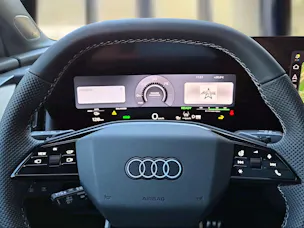 Audi Q4 e-tron SUV quattro performance Mythosschwarz Metallic