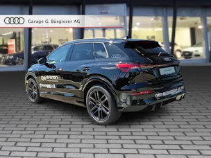 Audi Q4 e-tron SUV quattro performance Mythosschwarz Metallic