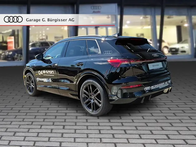 Audi Q4 e-tron SUV quattro performance Mythosschwarz Metallic