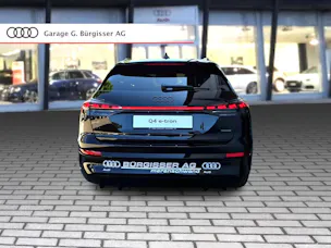 Audi Q4 e-tron SUV quattro performance Mythosschwarz Metallic