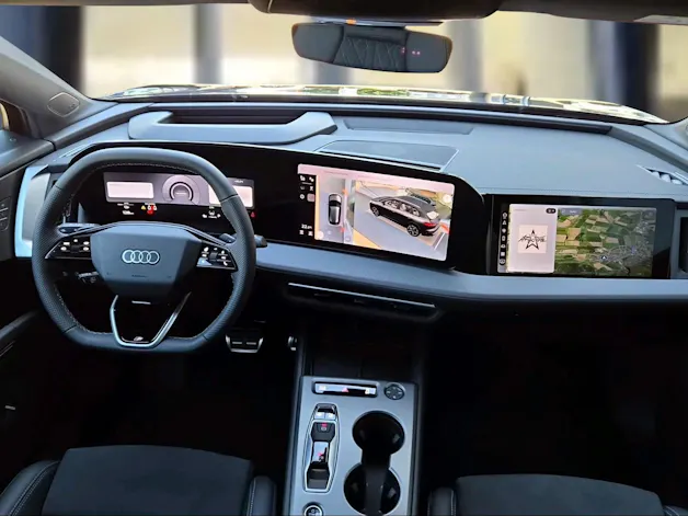 Audi Q4 e-tron SUV quattro performance Mythosschwarz Metallic
