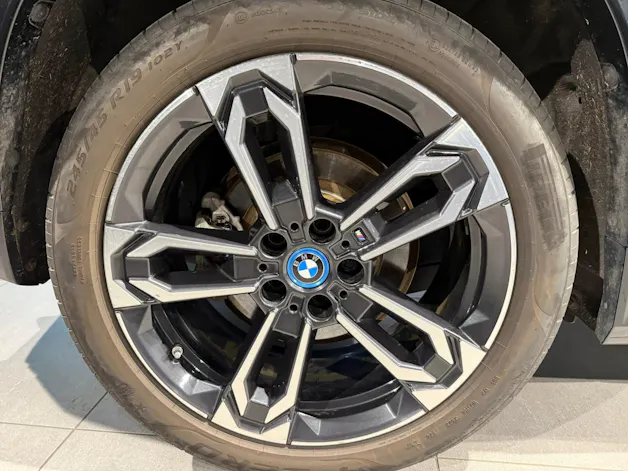 BMW iX1 xDrive 30 M Sport