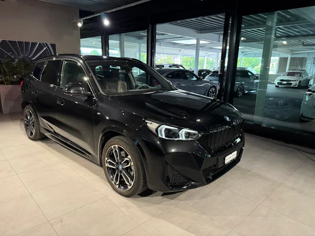 BMW iX1 xDrive 30 M Sport
