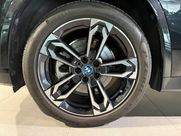 BMW iX1 xDrive 30 M Sport