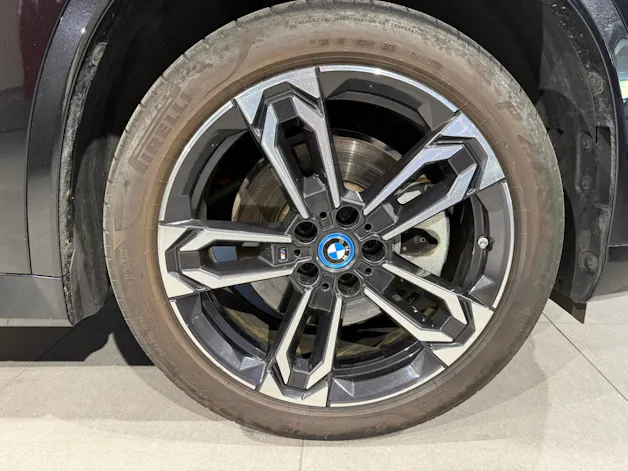 BMW iX1 xDrive 30 M Sport