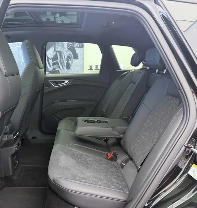 Audi Q4 e-tron SUV quattro performance