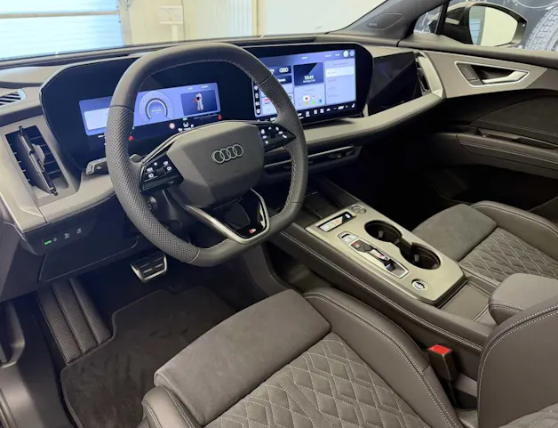 Audi Q4 e-tron SUV quattro performance
