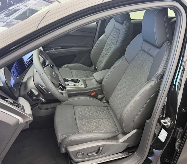 Audi Q4 e-tron SUV quattro performance