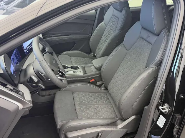 Audi Q4 e-tron SUV quattro performance