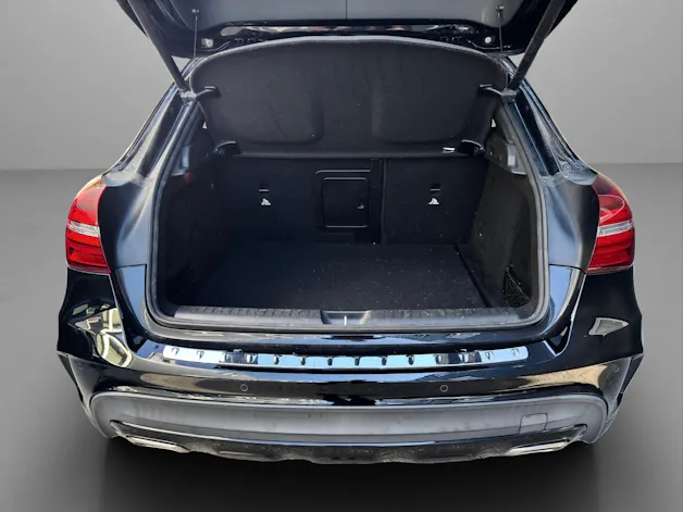 Mercedes-Benz GLA 200 AMG Line 7G-DCT