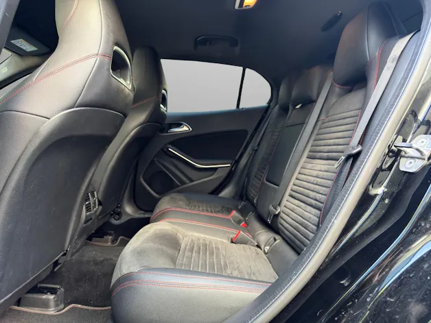 Mercedes-Benz GLA 200 AMG Line 7G-DCT
