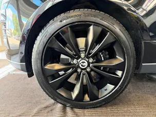 Land Rover Range Rover 5.0 V8 S/C SV AB Dynamic | CH | ALL BLACK | Fond Entertain 10" Multimedia | Standheiz. | Pano | HeadUp | Kühlbox |