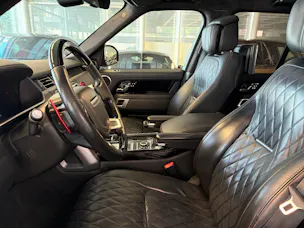 Land Rover Range Rover 5.0 V8 S/C SV AB Dynamic | CH | ALL BLACK | Fond Entertain 10" Multimedia | Standheiz. | Pano | HeadUp | Kühlbox |
