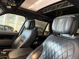 Land Rover Range Rover 5.0 V8 S/C SV AB Dynamic | CH | ALL BLACK | Fond Entertain 10" Multimedia | Standheiz. | Pano | HeadUp | Kühlbox |