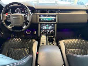 Land Rover Range Rover 5.0 V8 S/C SV AB Dynamic | CH | ALL BLACK | Fond Entertain 10" Multimedia | Standheiz. | Pano | HeadUp | Kühlbox |