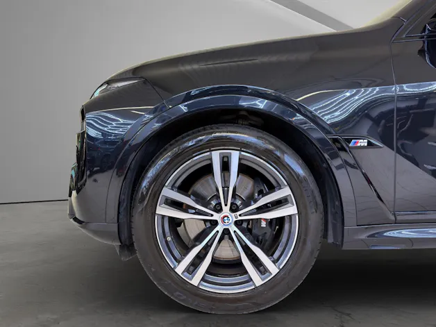 BMW X7 M60i