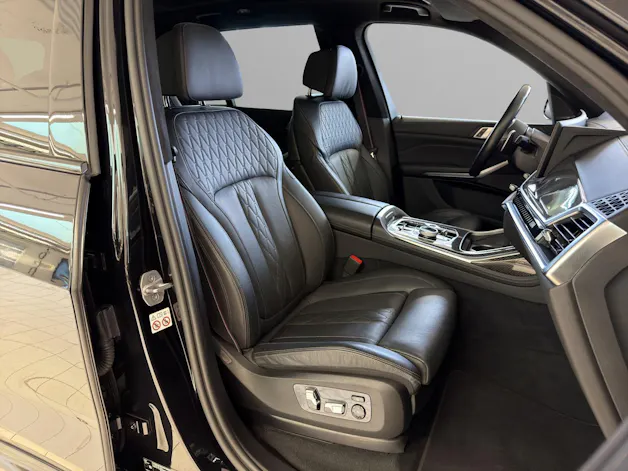 BMW X7 M60i