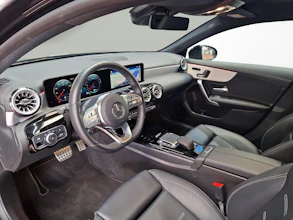 https://vehicle.imgix.net/4393437/901142af-1c5c-4d57-bd9a-66dffc6b477f.jpg