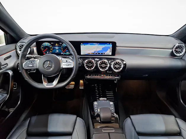 Mercedes-Benz A 250 e AMG Line