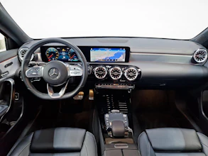 https://vehicle.imgix.net/4393437/a6a4e308-d0ac-4985-81fb-6b3446aa88b7.jpg