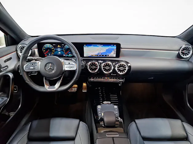 Mercedes-Benz A 250 e AMG Line