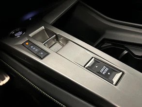 https://vehicle.imgix.net/4393499/f244ae53-ff37-48f5-a2c1-448d34d79733.jpg