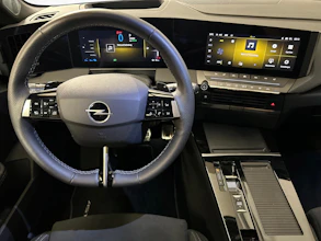 https://vehicle.imgix.net/4393505/699ed927-e37b-43d5-8ac2-f44e46303f1c.jpg
