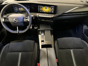 https://vehicle.imgix.net/4393505/b8385ef9-8366-4e0f-8172-df73a43c24eb.jpg